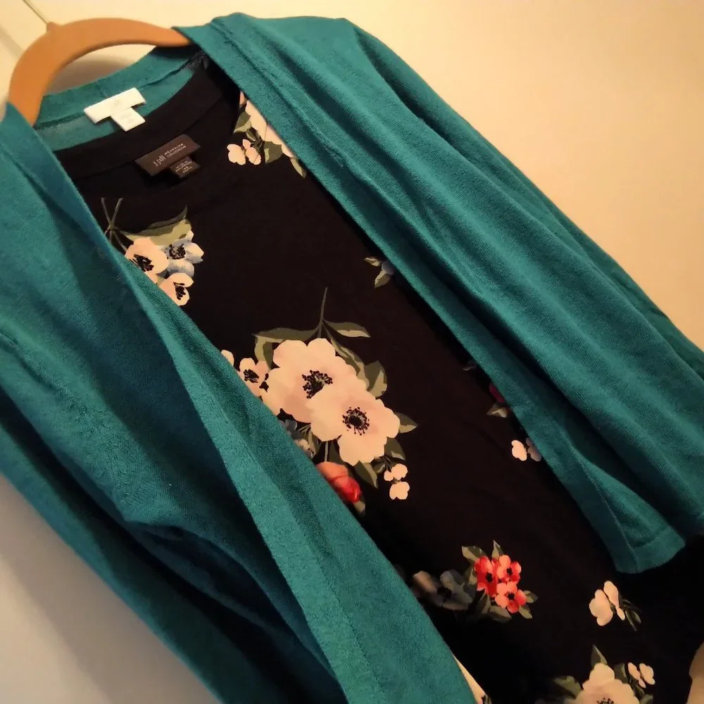 J.jill XSmall Petite Black floral Wearever swing layering tank vented side seam - Picture 7 of 8